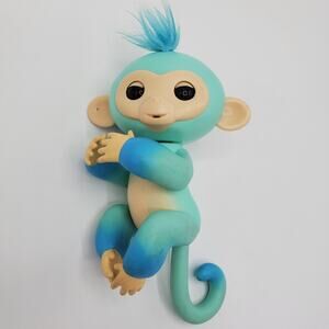 Fingerlings Baby Blue 2Tone Monkey Interactive Electronic Baby Pet